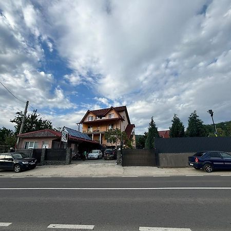 Pensiunea Patricia Oesti-Paminteni Exterior photo